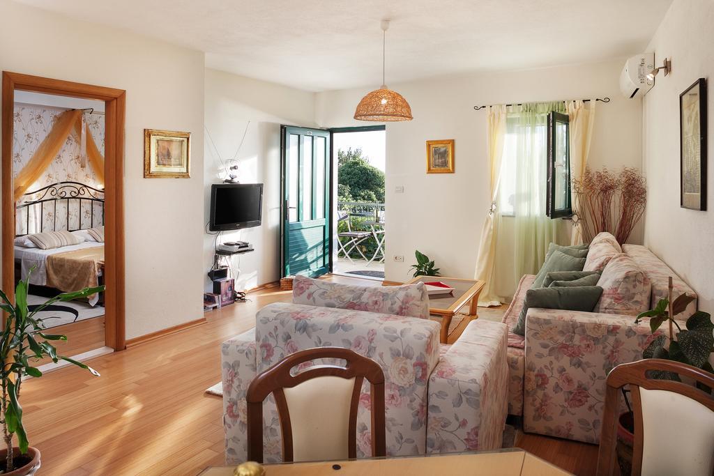 Holiday Home Alegra Podgora Esterno foto